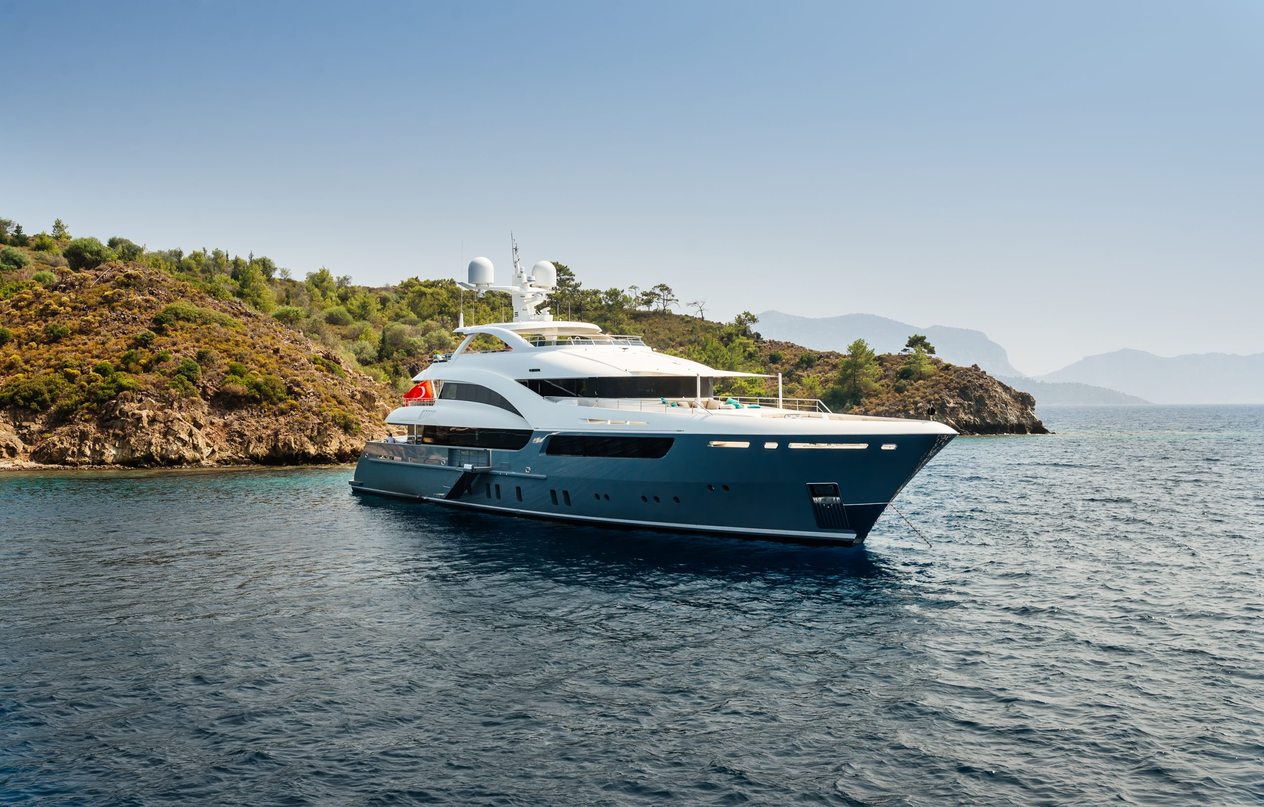 Luxury yacht charter